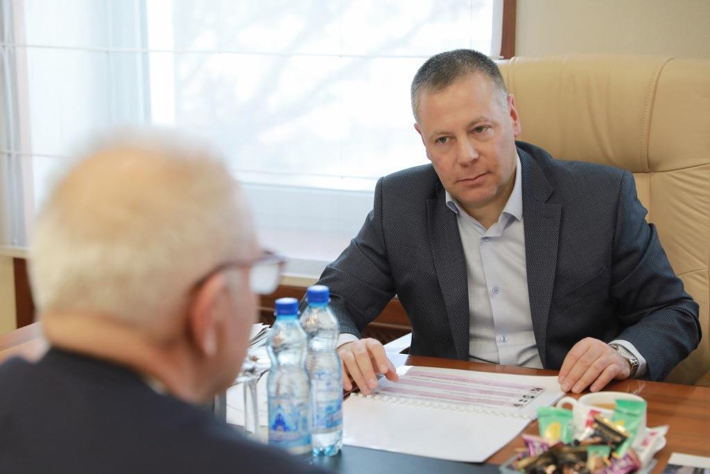Губернатор Евраев запутался в цифрах средней зарплаты в регионе и вызвал смех ярославцев