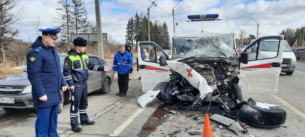 Ярославец попал в ДТП на угнанной скорой
