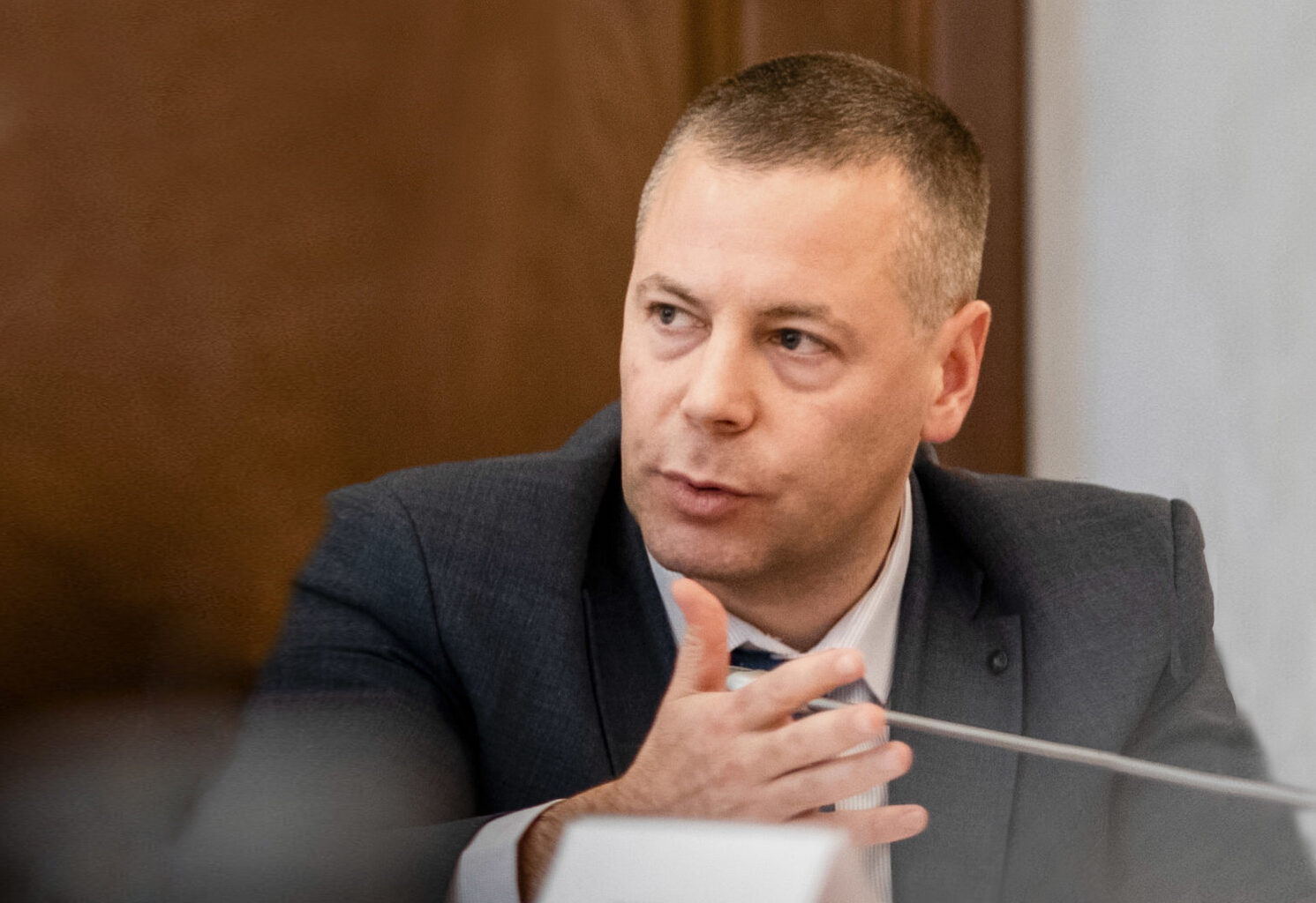 Все больше критики в центральных СМИ в адрес губернатора Евраева