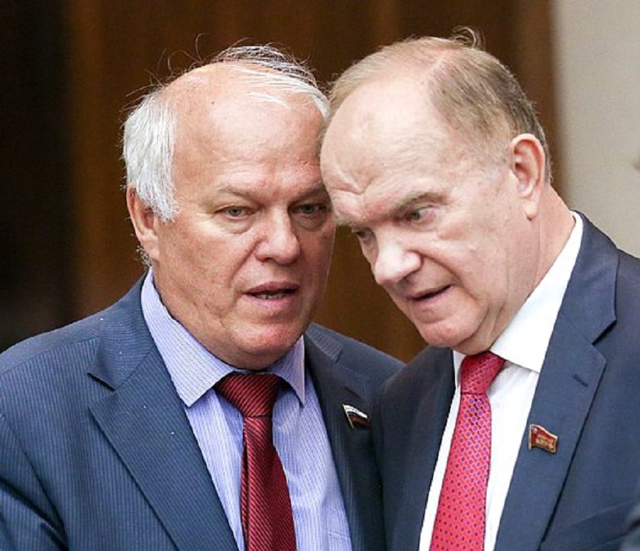 Лидер КПРФ Зюганов назвал себя и депутата Грешневикова динозаврами...