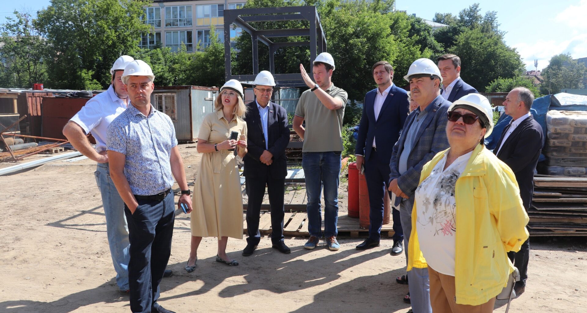 Депутаты муниципалитета проверили ход строительства новых школ в Ярославле