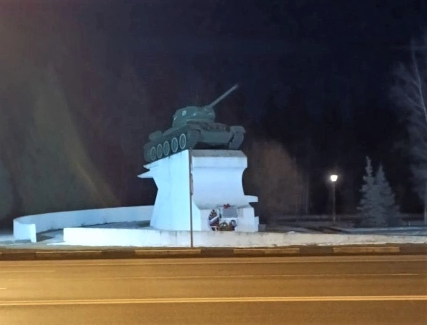 В Переславле подсветили памятник конструктору танка Т-34 Михаилу Кошкину