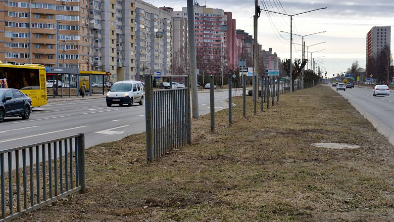 В Ярославле начался демонтаж ограждений на проспекте Фрунзе