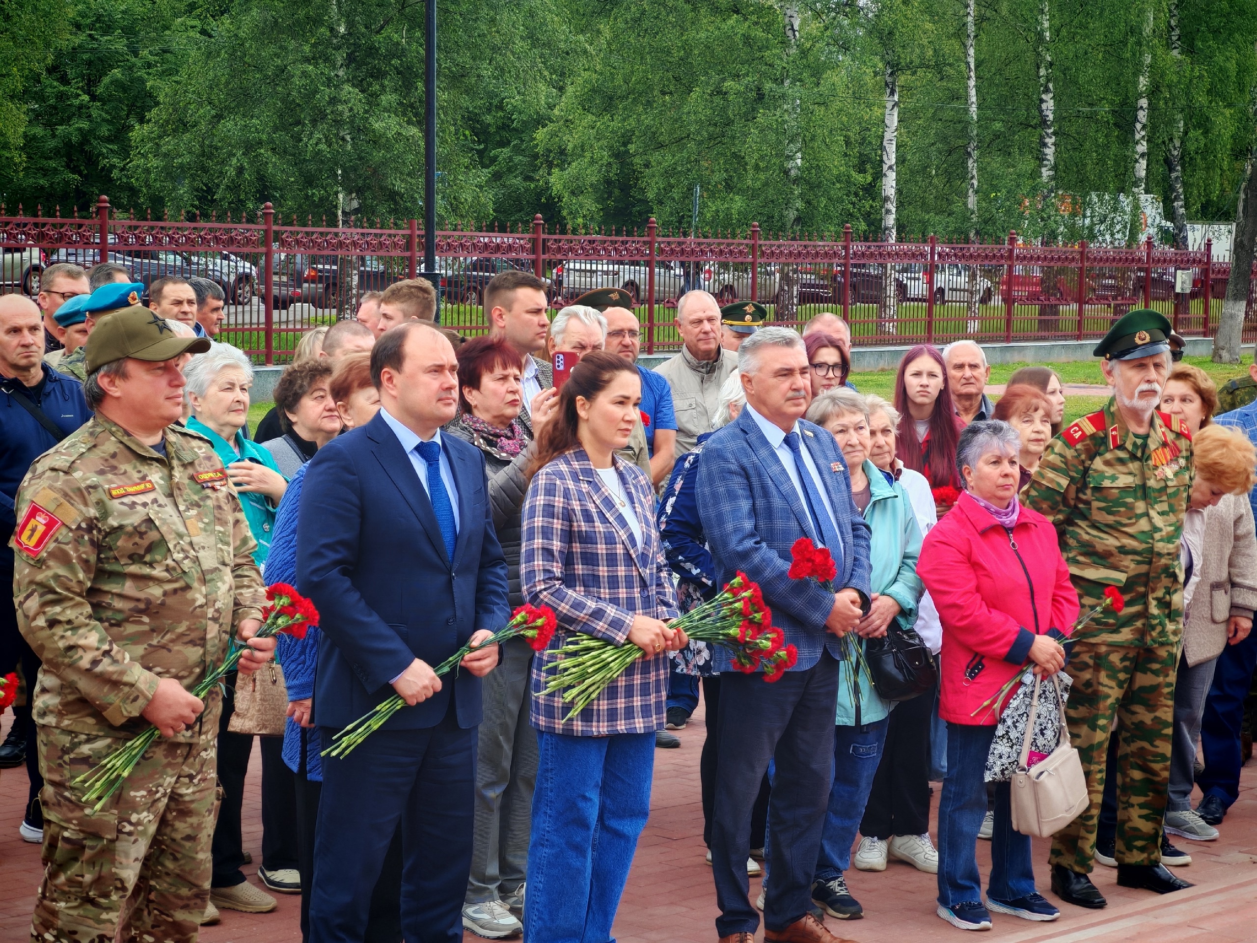 Лидер Справедливой России поздравил Анатолия Каширина с Днем ветеранов боевых действий