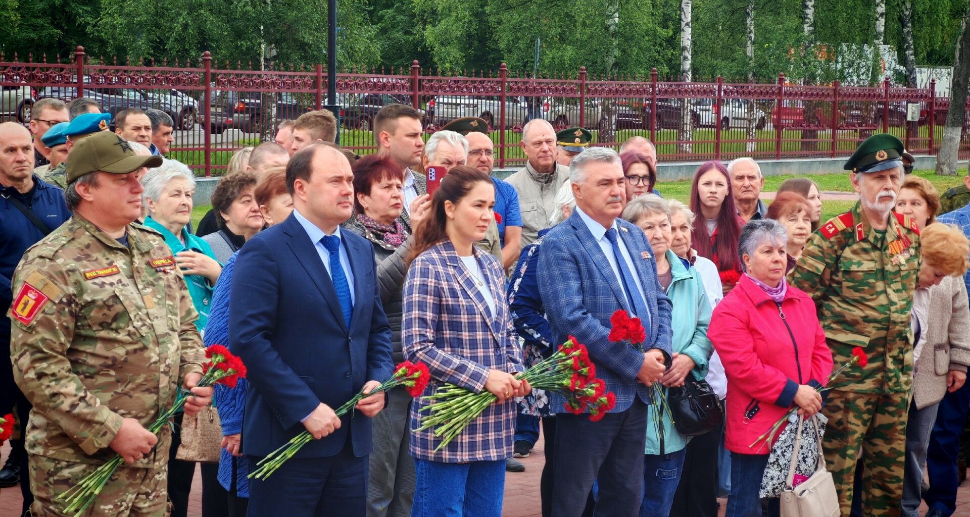 Лидер Справедливой России поздравил Анатолия Каширина с Днем ветеранов боевых действий
