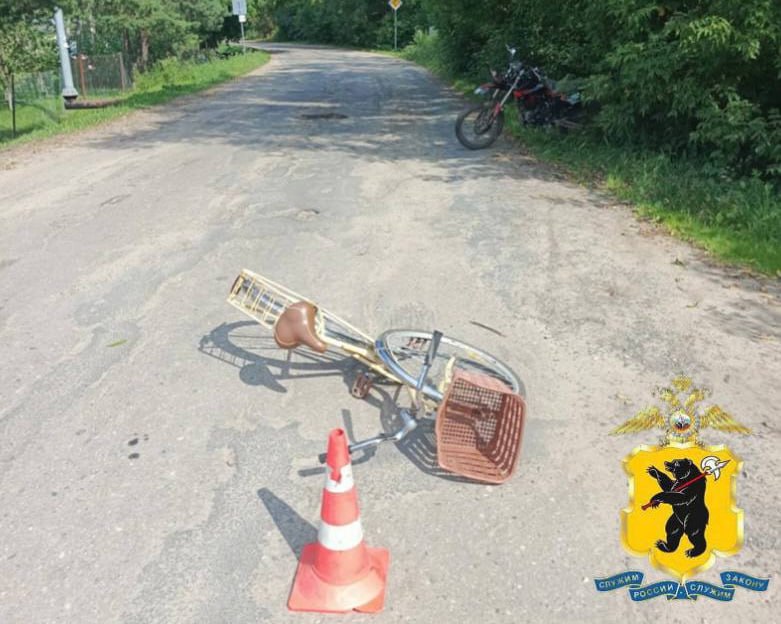 В Ростовском районе в ДТП пострадала велосипедистка