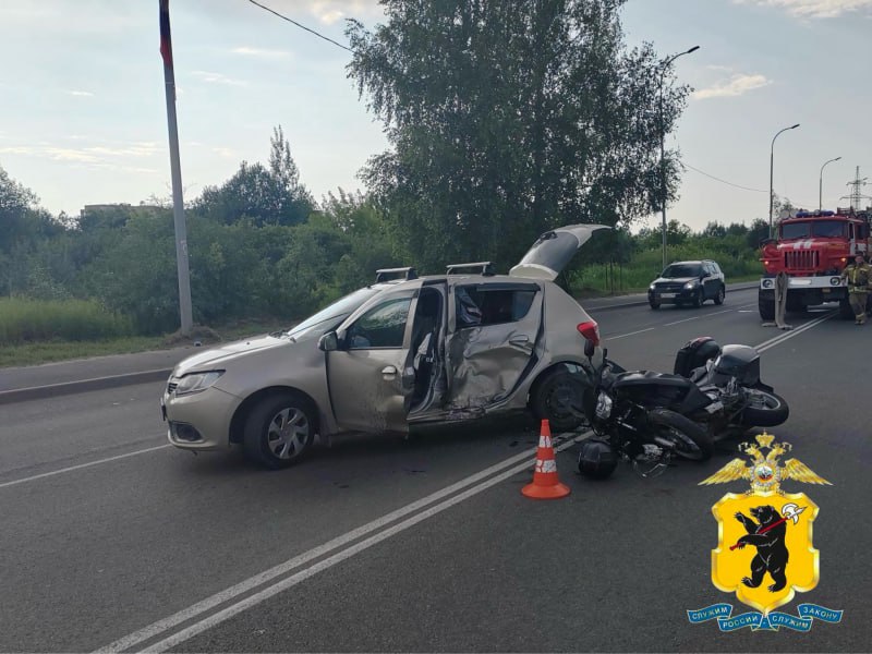 В Рыбинске после аварии водитель и пассажирка мотоцикла оказались в больнице