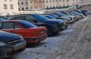 Анатолий Каширин обнаружил бесплатную парковку под носом у ярославского правительства