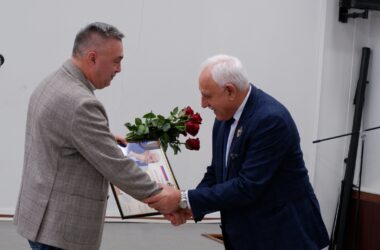 Анатолий Каширин поздравил с юбилеем руководителя ярославского Союза писателей