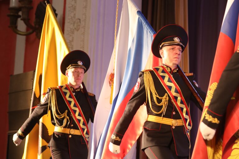 Сотрудники и военнослужащие ярославского подразделения Росгвардии отмечены наградами