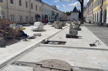 В центре Ярославля продолжается создание современного пешеходного пространства 