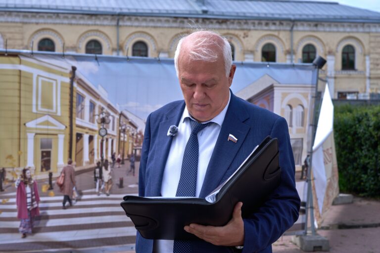 Лидер ярославской «Справедливой России» провел бюджетную прогулку по городу