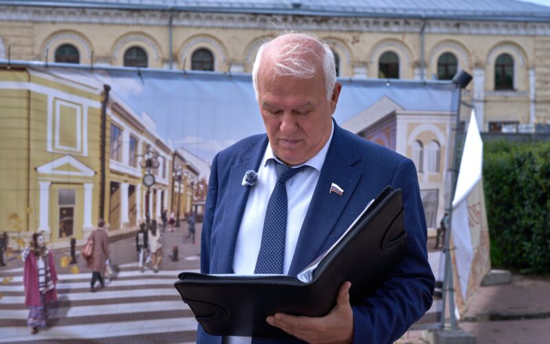 Лидер ярославской «Справедливой России» провел бюджетную прогулку по городу