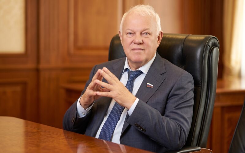 Анатолий Грешневиков: учитель должен получать уважение не только на словах, но и в своей зарплате