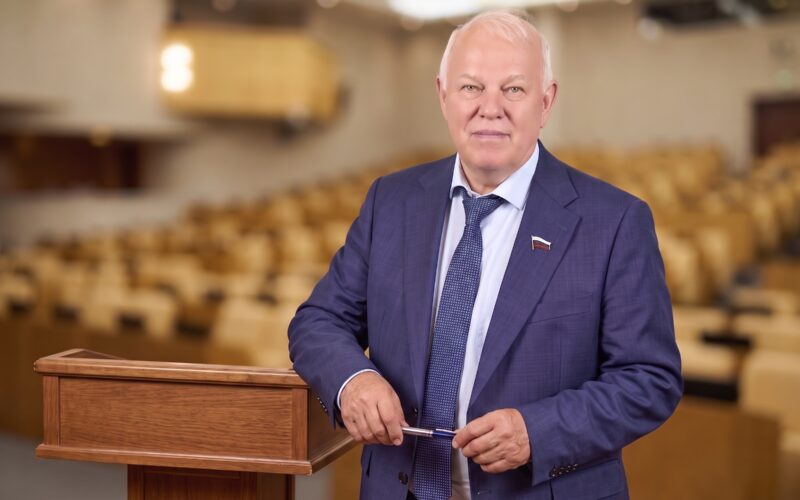 Пока одни обещали — Грешневиков добивался решений