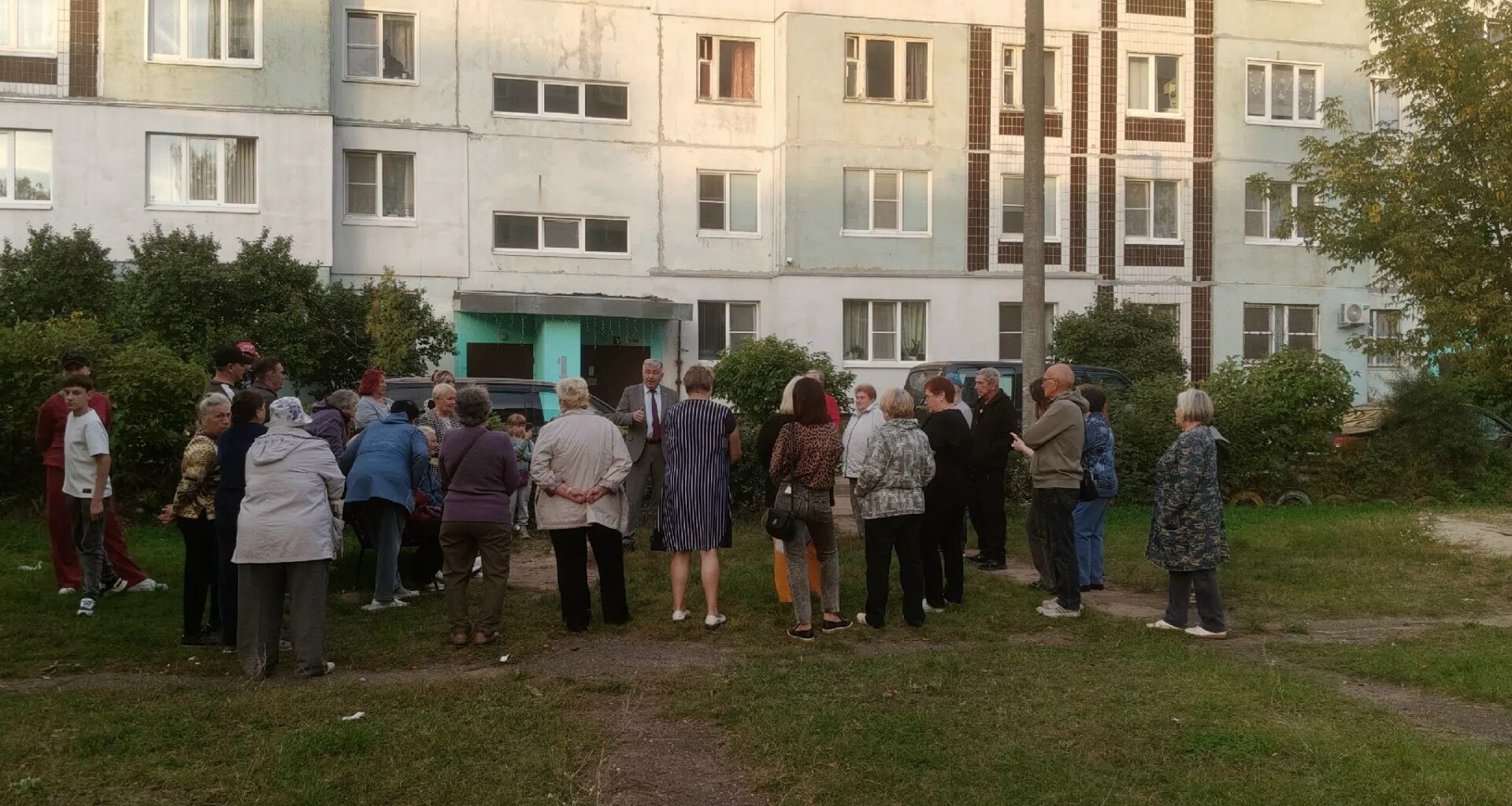 Анатолий Каширин встретился с жителями Заволжского района Ярославля