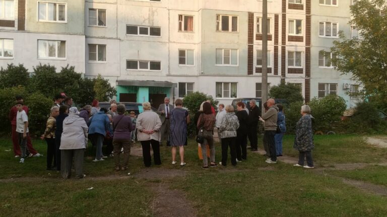 Анатолий Каширин встретился с жителями Заволжского района Ярославля