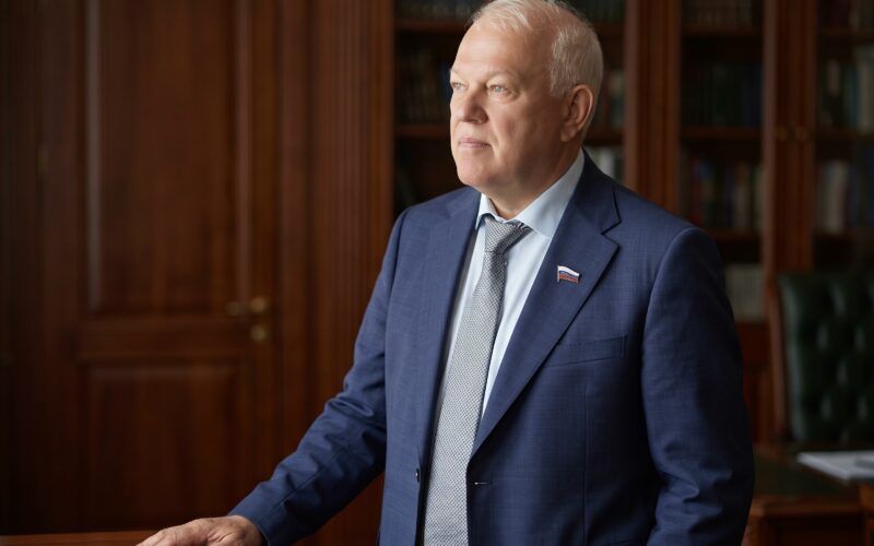 Анатолий Грешневиков записал видеообращение к жителям Ярославской области